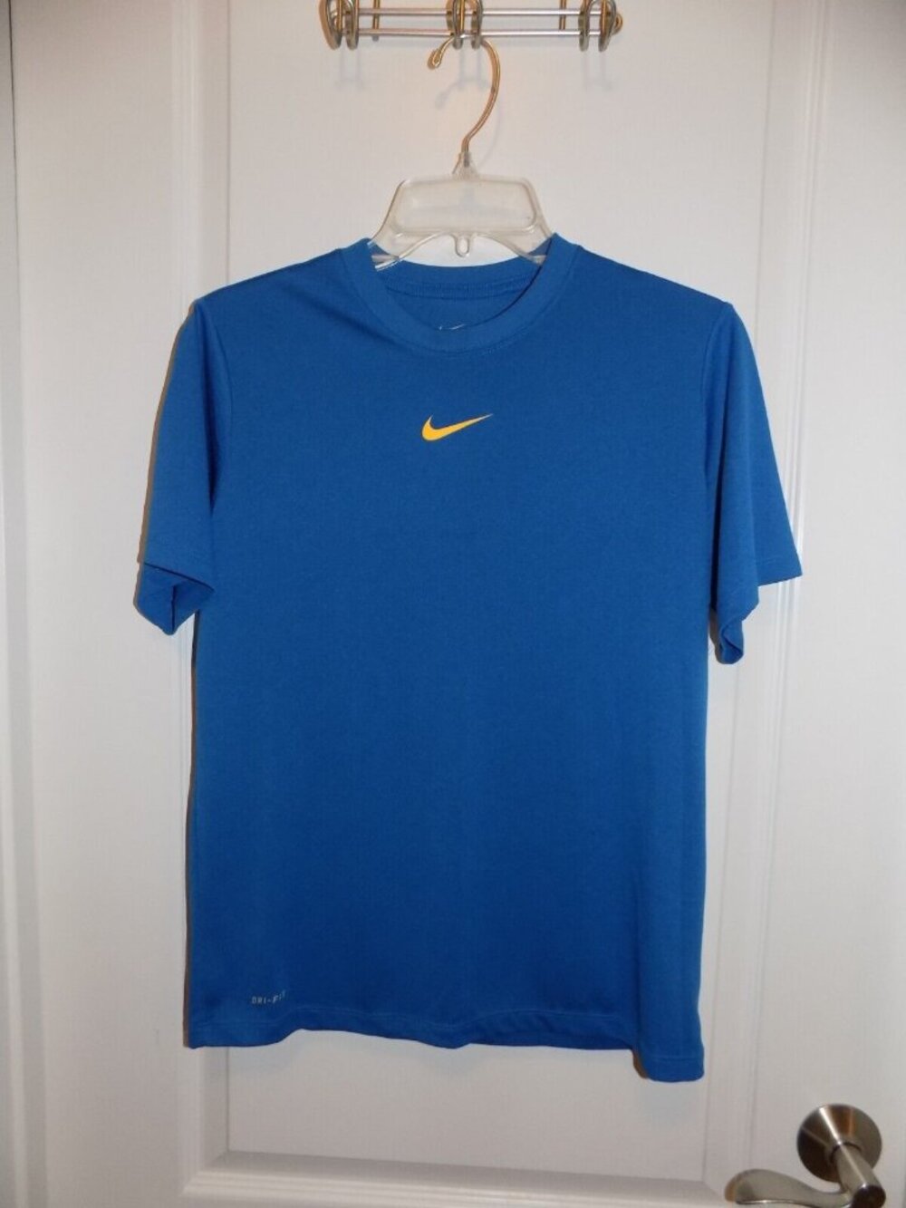 Boys NIKE Bright blue performance tshirt orange swoosh Large Dri-fit